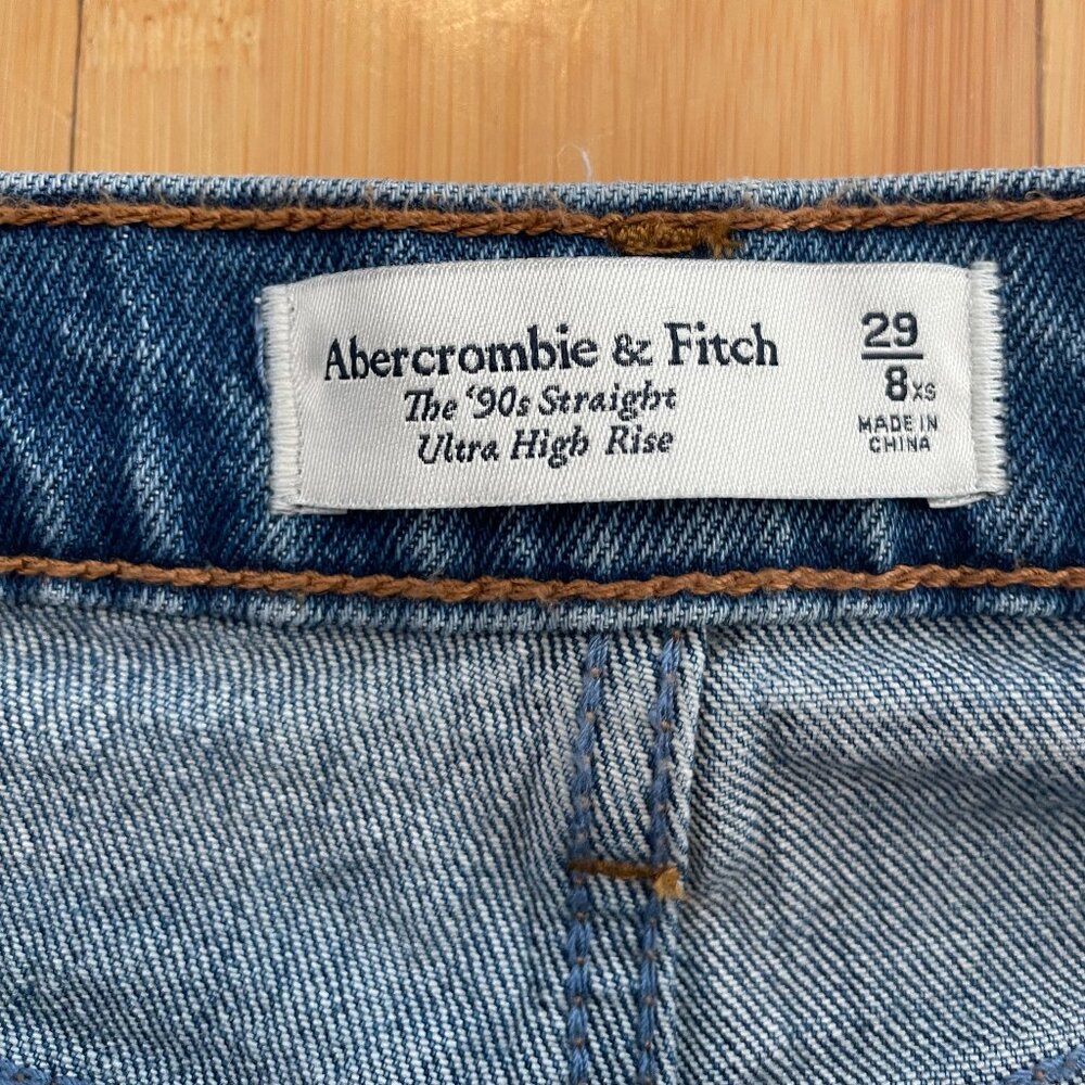 Abercrombie and Fitch Ultra High Rise 90s Straight Jean